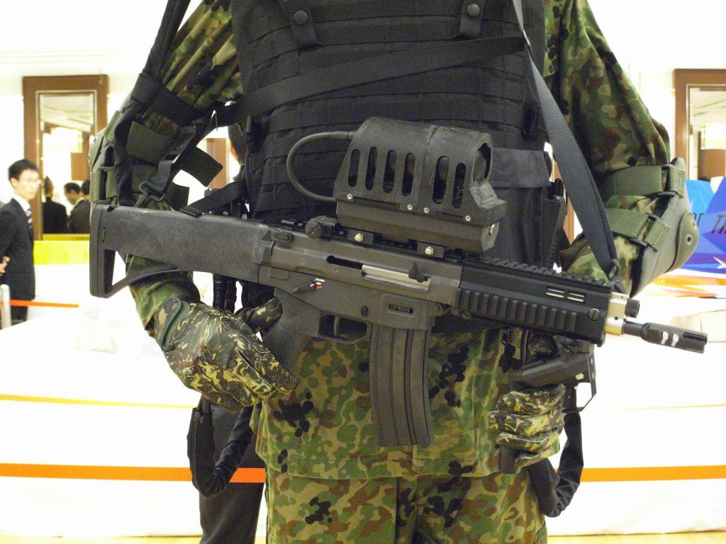 2008年の防衛技術シンポジウムで発表された第2世代ACIESの先進軽量化小銃