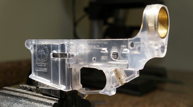 【動画あり】Tennessee Arms社、透明なAR-15用レシーバーのプロトタイプを発表